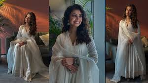 Sara Arjun Brings Back The Charm Of Classic Indian Dressing In A Stunning Anarkali