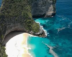 Gambar Tebing karang ikonik Pantai Kelingking, Nusa Penida, Bali