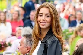 Van de prinsessen in Friesland tot een oranje tompouce in The masked singer: dit is de Koningsdag-programmering