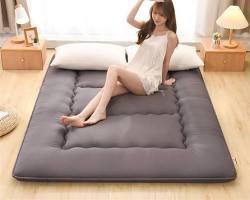 モダンな部屋に合うマットレスの画像