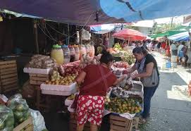 Familias alistan cena de fin de año