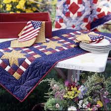 Résultat de recherche d'images pour "4th of July table runners"
