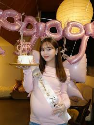 藤田ニコル、ベビーシャワーショット公開！友人からの祝福に笑顔