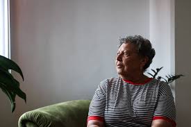 Aposentados que recebem acima do salário mínimo veem a renda diminuir ao longo dos anos; entenda