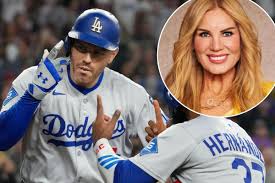 Dodgers Star's Aunt on 'Golden Bachelor'! The Unlikely Connection! - Imagen principal del artículo