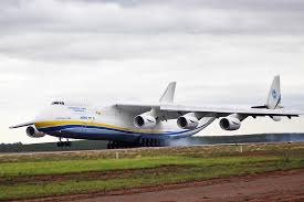 O avião mais potente do mundo: pode transportar até 250 mil quilos e tem seis motores