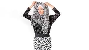 Hasil gambar untuk hijab monochrome