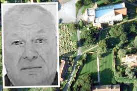 Cop gun killer Peter Reeve shoots himself dead at family grave - An%2520aerial%2520view%2520of%2520All%2520Saints%2520Chruch%2520in%2520Writtle%2520and%2520Peter%2520Reeve-1138372