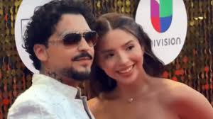 Ángela Aguilar y Nodal sorprenden al llegar a los Premios Juventud 2026