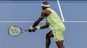 Hot Shot: Big Foe with a big pass! Tiafoe slides one past Mensik in Miami 2026