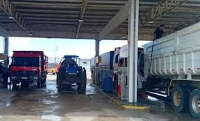 Falta de diesel na lavoura faz tratores irem até os postos para abastecer
