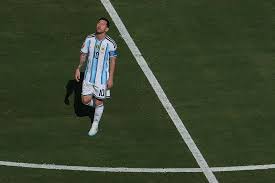 Messi y Argentina hacen historia en el Mundial tras pésimo juego contra España