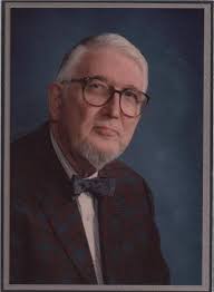 Dr. Warren Barclay Henry. Dr. Warren Barclay Henry, MD, 89, died on Friday, April 12 at Memorial hospital. He was born August 6, 1923 in Chattanooga and was ... - article.248944.large
