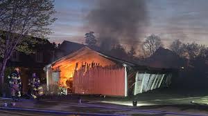 Garagebrand i Haninge – byggnaden har till viss del kollapsat
