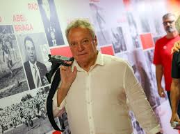 Abel aposta em Borré e reforça ataque para decisão que vale a permanência do Inter na Série A