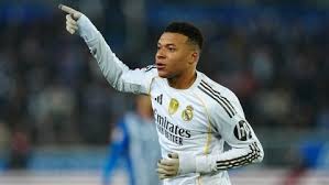 Real Madrid sufre ante el Alavés y se aferra a LaLiga: Mbappé y Rodrygo sostienen a Xabi Alonso