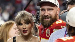Taylor Swift cortou contato com o sogro antes de casamento com Travis Kelce por causa de vazamentos, revela jornal