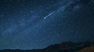 Não precisa de binóculos: julho encerra com Lua do Cervo e chuva de meteoros