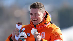 Niels de Langen blijft in ’slagveld’ overeind en koestert eerste paralympische medaille Nederland: ’Dit is een cadeautje’