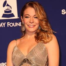 Hasil gambar untuk bugil telanjang NAJWA SHIHAB indonesia presenter tv