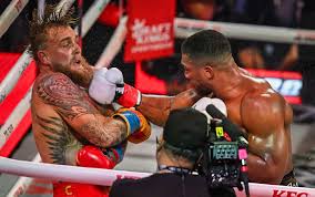 tin tức - Cú đấm khiến YouTuber nhập viện, thua ê chề trong ...