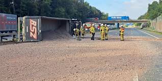 A2 Recklinghausen: Kieslaster-Unfall sorgt für stundenlange Sperrung