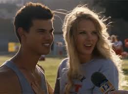 122010_sexy_movie_couples_valentines_day_taylor_swift_taylor_lautner_1.jpg via Relatably.com