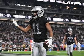 WATCH: Raiders QB Gardner Minshew with 54-yard bomb to speedster Tre Tucker