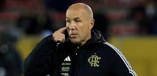 Flamengo pode ganhar Brasileirão e Libertadores de novo, diz Arnaldo