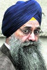 Inderjit Singh Reyat, the only person ever convicted in the Air India bombings of 1985, waits outside the B.C. Supreme Court during a fire drill which ... - pb5