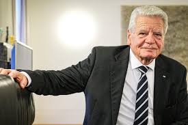Gauck kritisiert Berichterstattung über Merz: „Runtergeschrieben worden, bevor er angefangen hat“