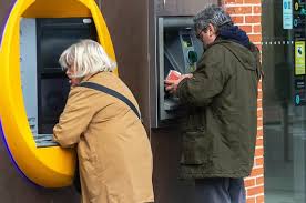 pago pensiones abril bancos