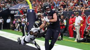 Quan Martin and Bobby Wagner Lead Commanders in Week 10 Loss