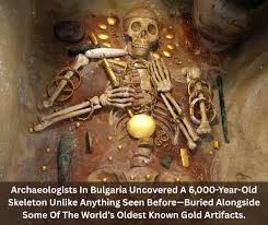 ✨🏺 Older Than the Pharaohs: The Varna Gold Treasure of Bulgaria 📍 Varna Necropolis | Bulgaria | c. 4,500 BCE Discovered in the 1970s near the Black Sea coast in Varna, Bulgaria,