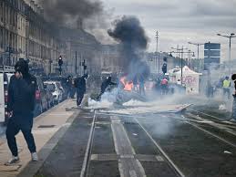 "On est face à un chaudron qui bouillonne": les violences du 17 octobre seront-elles un tournant dans la campagne présidentielle? — BFM