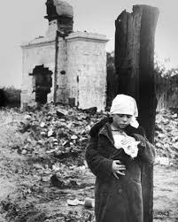 Vaska the cat who helped a family survive the war, 1940 : r/pics