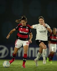 Flamengo pressiona até o fim, mas é superado pelo Corinthians no Luso-Brasileiro