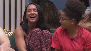 Milena afirma que Maxiane vai beijar brother na primeira Festa do BBB 26: 'Ela vai pegar ele'