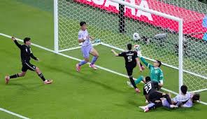 Romo strike sends Mexico through to World Cup knockout stage