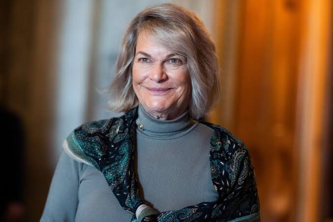 How Cynthia Lummis, a rancher and grandmother, was crowned the Senate’s  queen of crypto - Roll Call