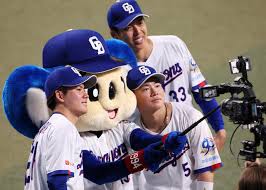 【中日】４人のパパ杉浦稔大が加入１カ月でドアラぬいぐるみ３つ目ゲット「あと１個必要ですね」（日刊スポーツ）
