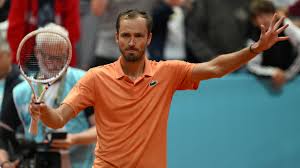 ATP Masters Madrid: Daniil Medvedev beißt sich durch - Adolfo Daniel Vallejo schreibt sein Tennis-Märchen fort