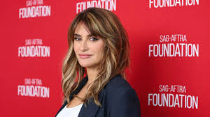 Penélope Cruz looks decades younger in latest appearance