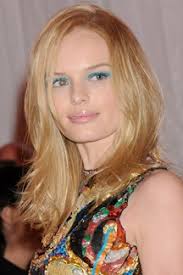 ... Michael Byrne, Matt Rippy, y Gary Whelan y Kate Bosworth.