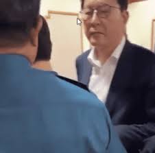경찰이 국민의힘 보좌진 폭행?…신동욱 의원 SNS 영상 확산