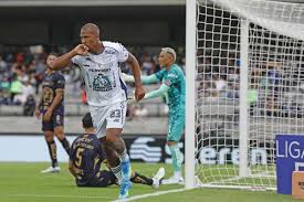 Pachuca tumba 3-0 a Pumas en su debut en el Apertura 2026