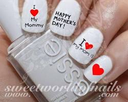 Image de Heart with Mom Written on It Nail Art