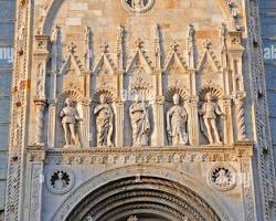 Immagine di Duomo facade with Romanesque portal and Gothic rose window