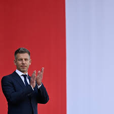 Péter Magyar toma posse na Hungria e encerra governo de Viktor Orbán após 16 anos