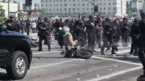 Manifestations contre les raids d'ICE à Los Angeles : Tension maximale - Imagen principal del artículo